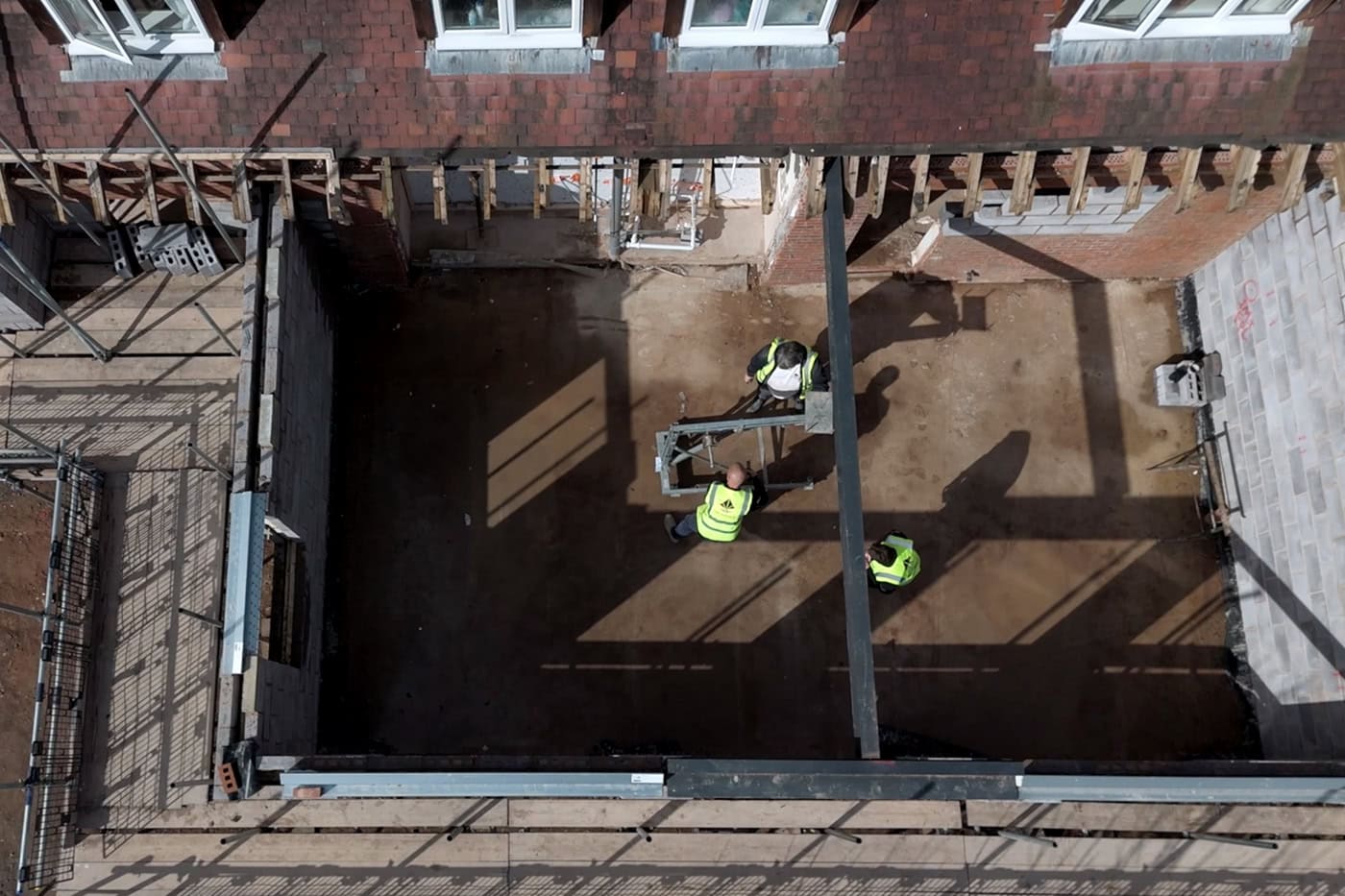 builders in barnt green completing a home extension